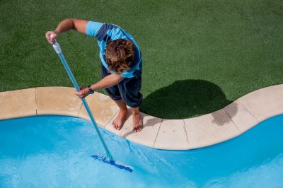 Pool Leaf Debris Removal